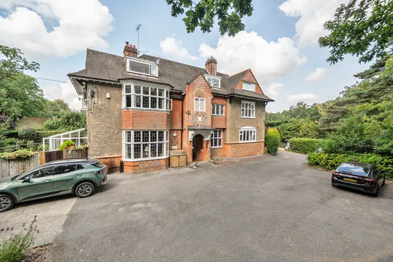 Longdown Road, Lower Bourne Farnham, GU10