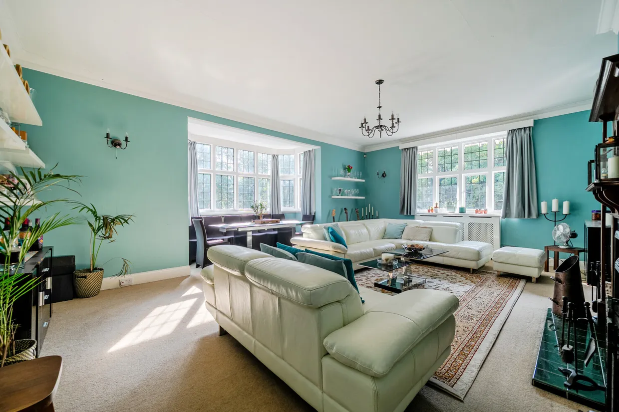 Longdown Road, Lower Bourne Farnham, GU10 photo 1