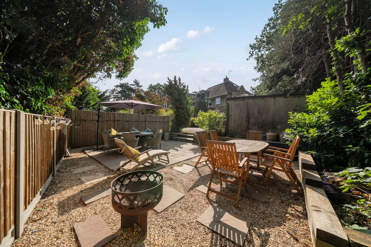 Longdown Road, Lower Bourne Farnham, GU10 photo 11