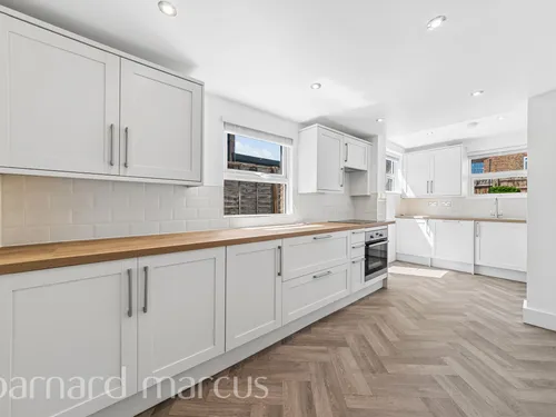 Tennyson Road, LONDONphoto