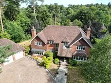 Parklands Close, Lower Bourne, Farnham, GU9 photo 1