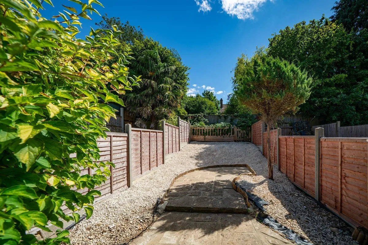 Simmonds Rise, Hemel Hempstead, Hertfordshire, HP3 9EA