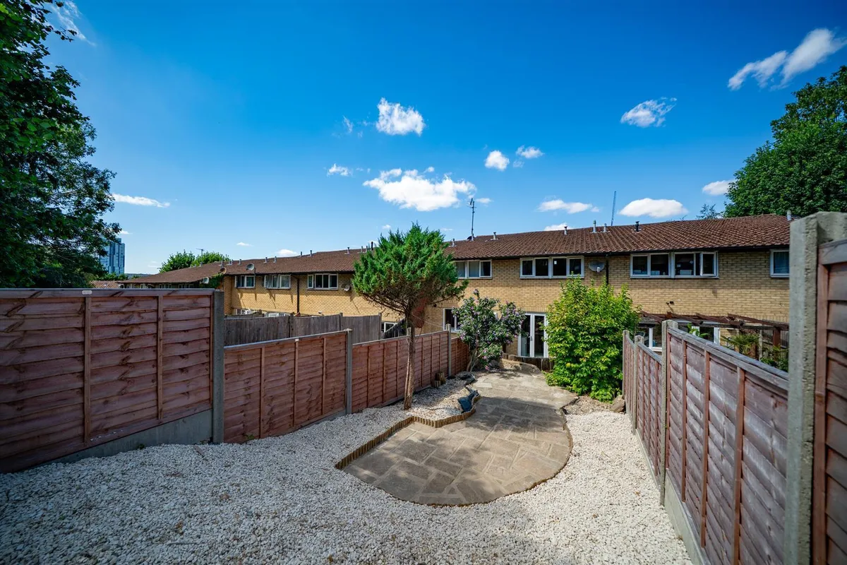 Simmonds Rise, Hemel Hempstead, Hertfordshire, HP3 9EA