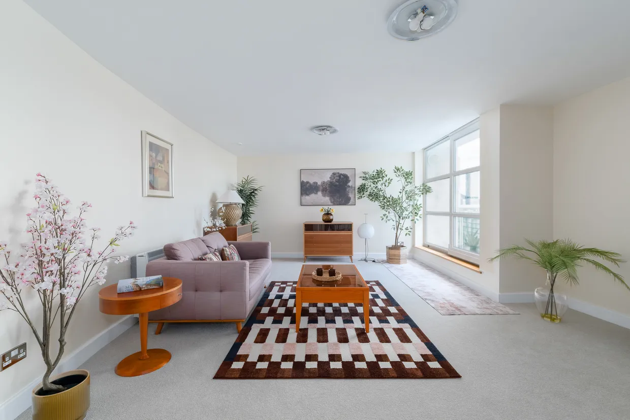 Manchester Road, London, E14 photo 2