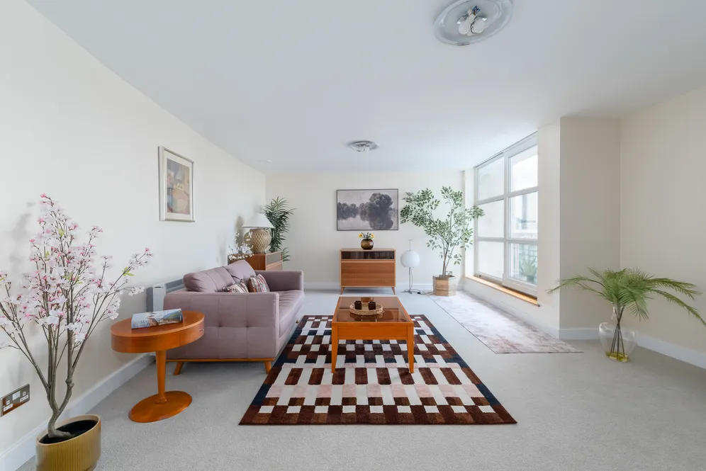 Manchester Road, London, E14 photo 2