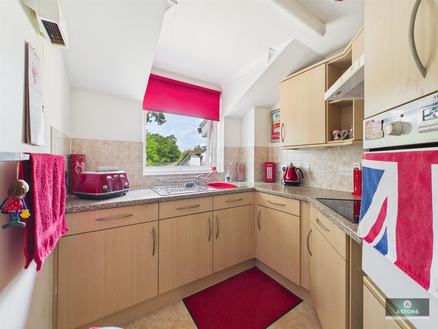 Millfield Court, Ifield Image 3