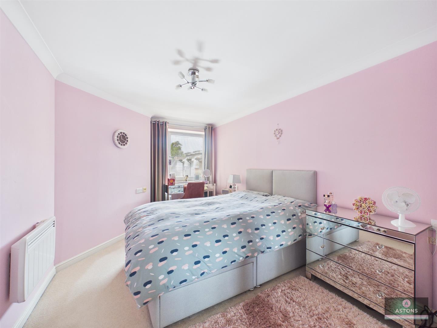 Millfield Court, Ifield Image 5