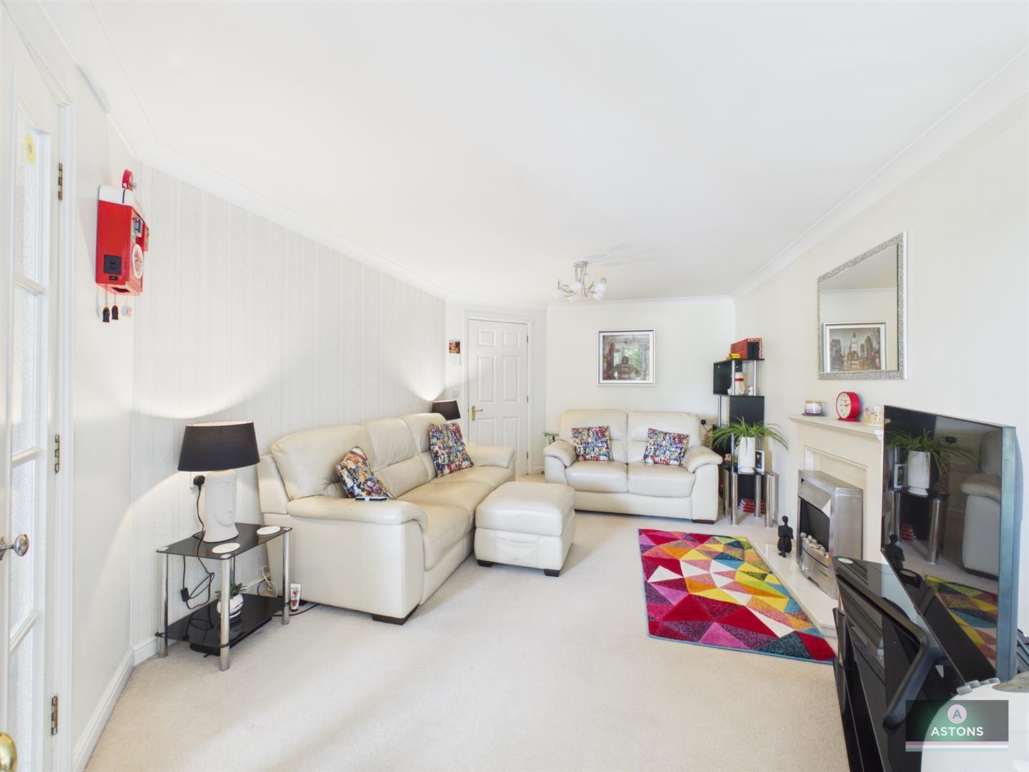 Millfield Court, Ifield Image 9