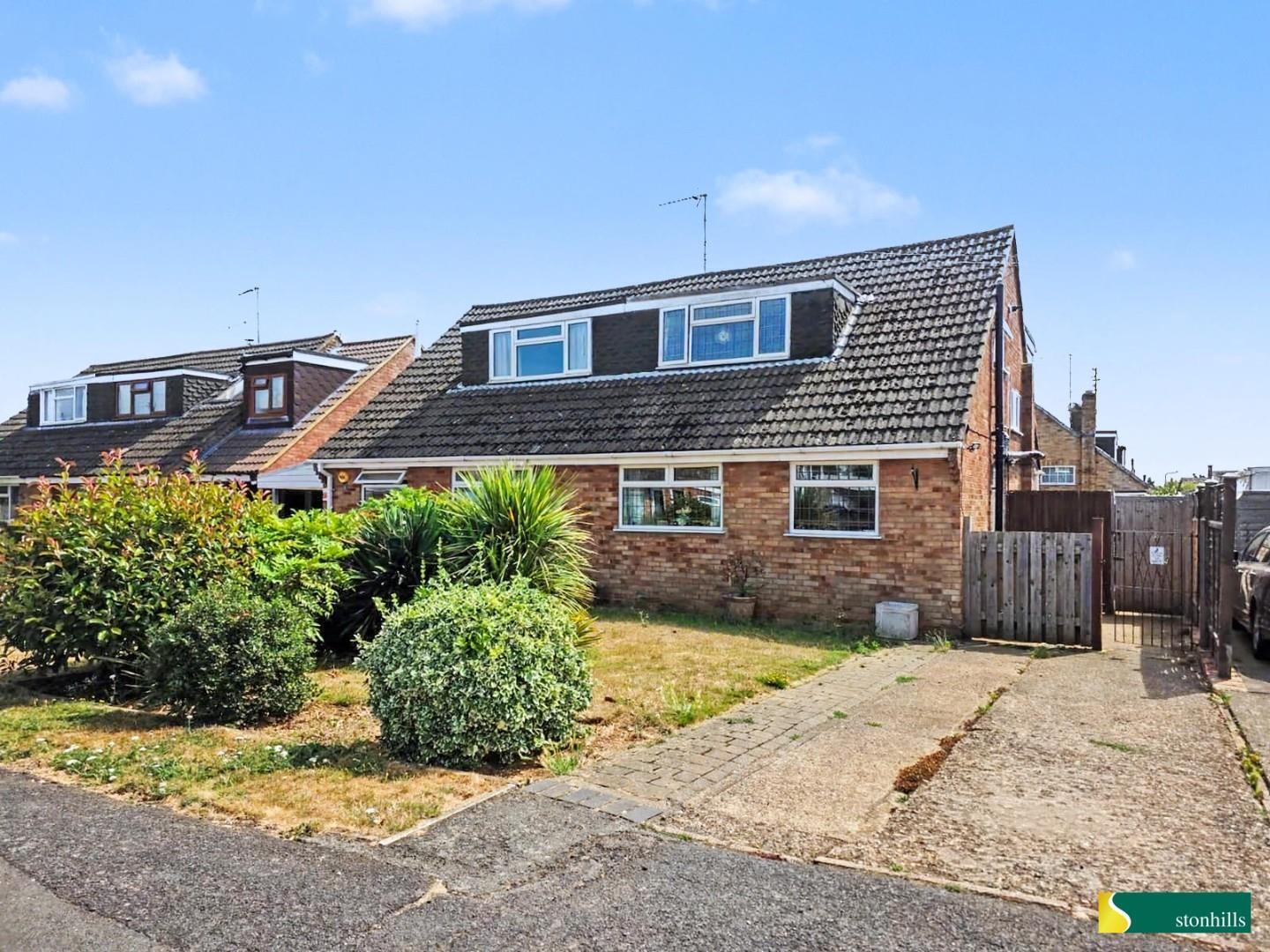 Manor Close, Harpole, Northampton Image 1