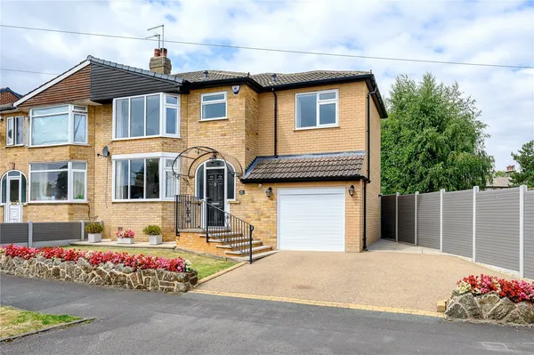 Crofton Rise, Shadwell, Leeds, LS17