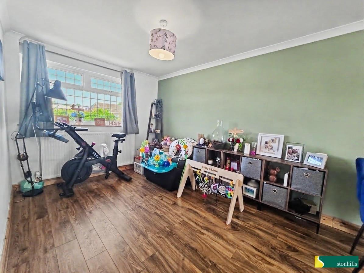 Manor Close, Harpole, Northampton Image 6