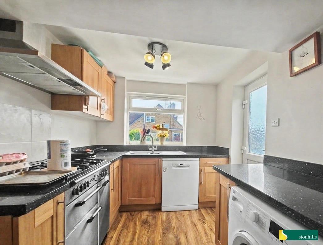 Manor Close, Harpole, Northampton Image 7