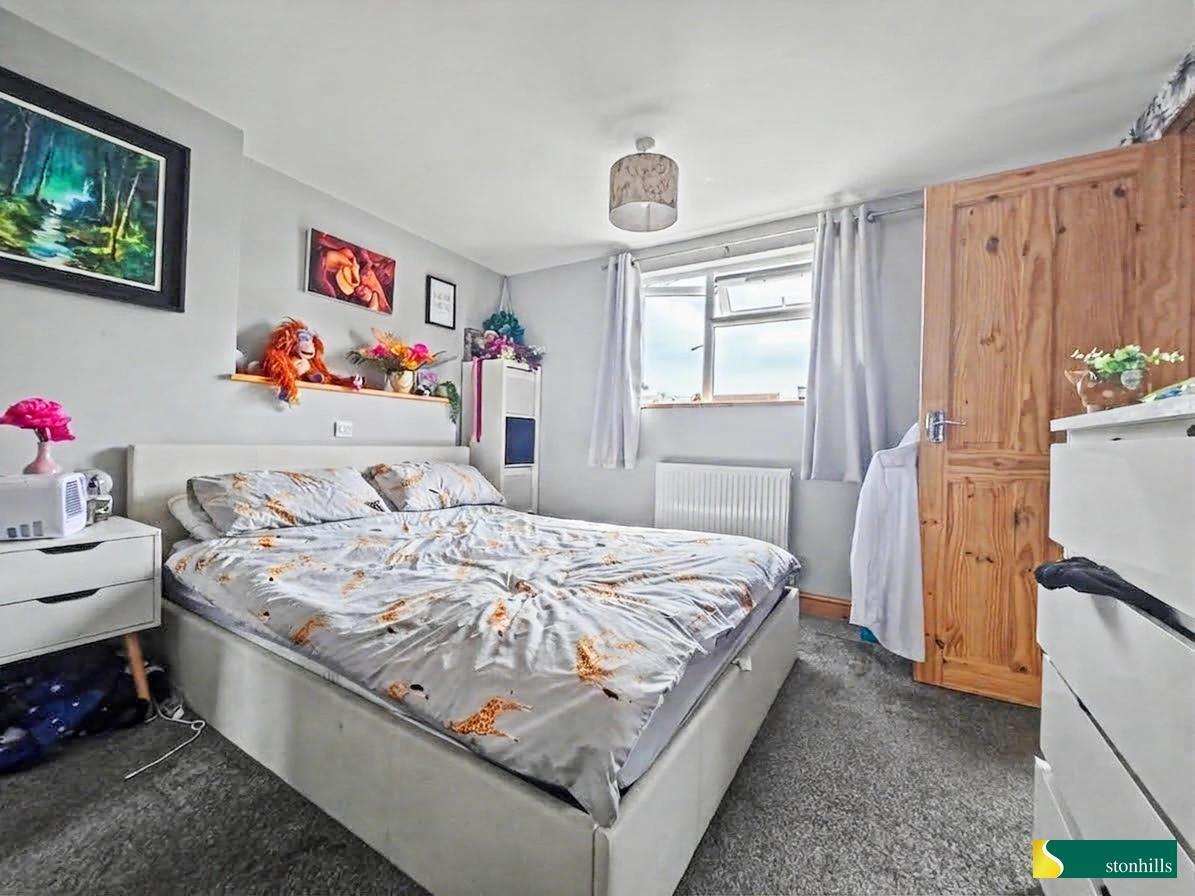 Manor Close, Harpole, Northampton Image 9