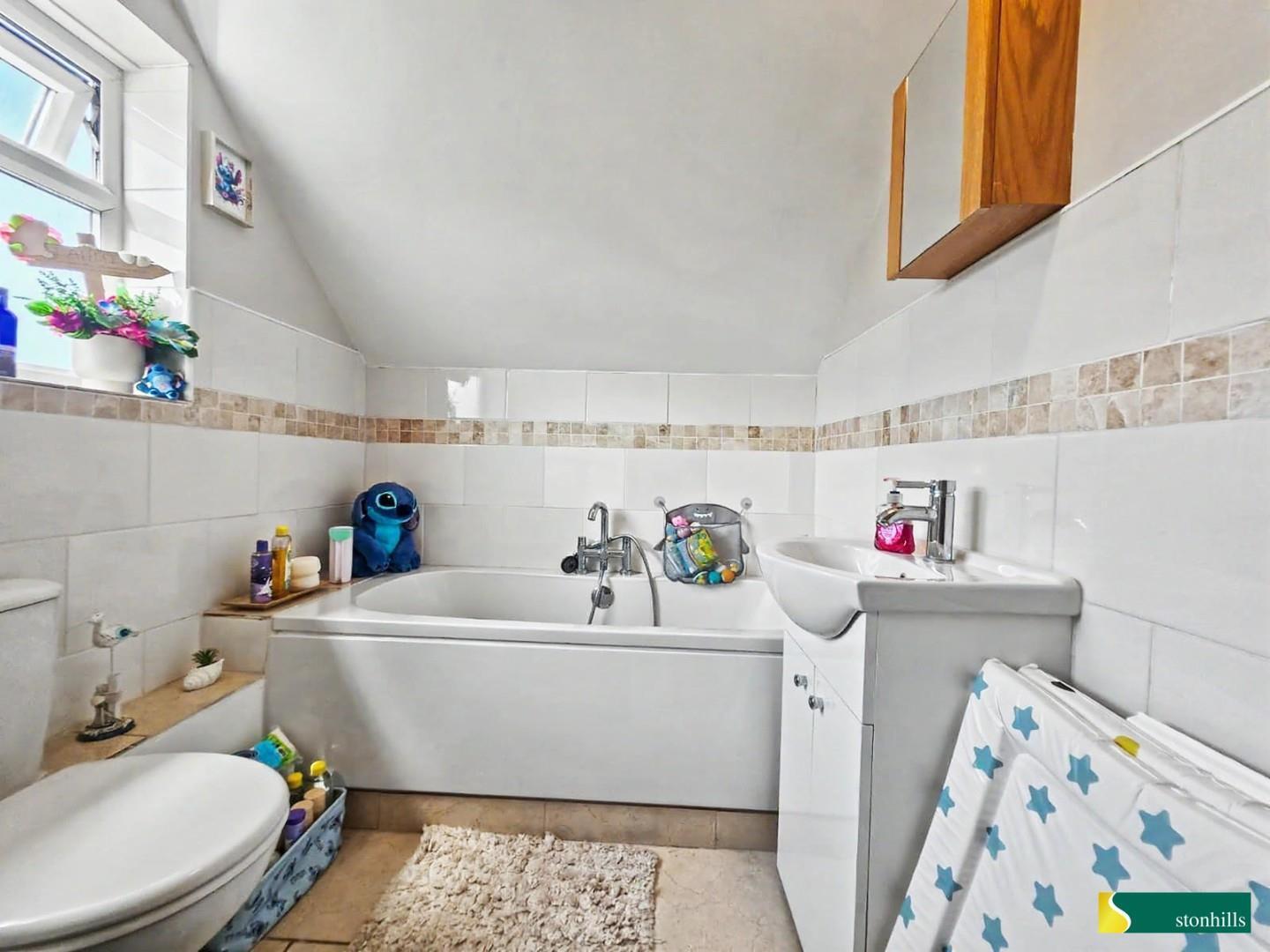 Manor Close, Harpole, Northampton Image 13