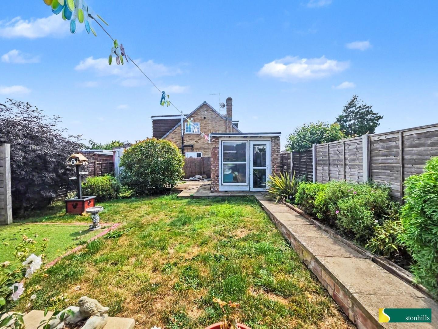 Manor Close, Harpole, Northampton Image 16