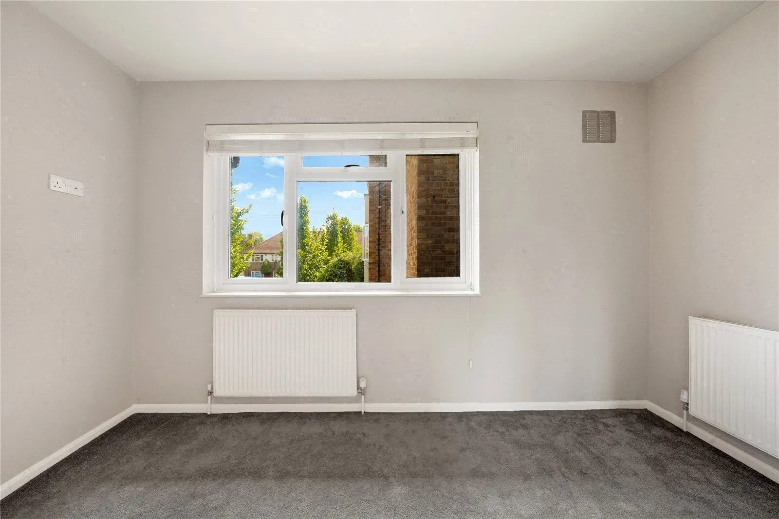 Vines Avenue, Finchley Central, London, N3