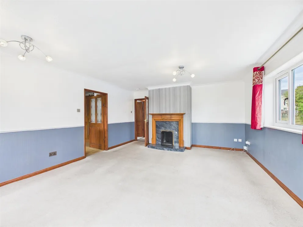 Property carousel item 3