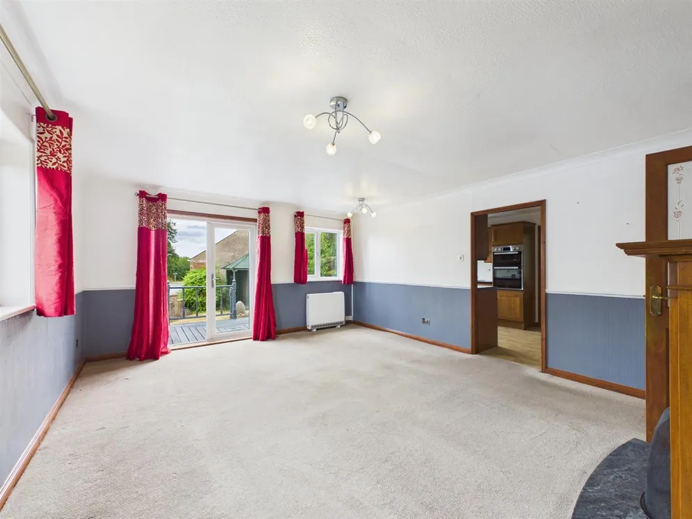 Property carousel item 4
