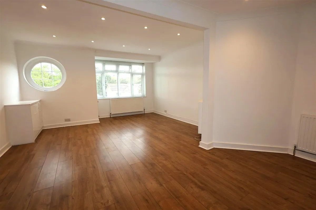 Sunnyhill Road, Boxmoor, Hemel Hempstead, Hertfordshire, HP1 1SZ