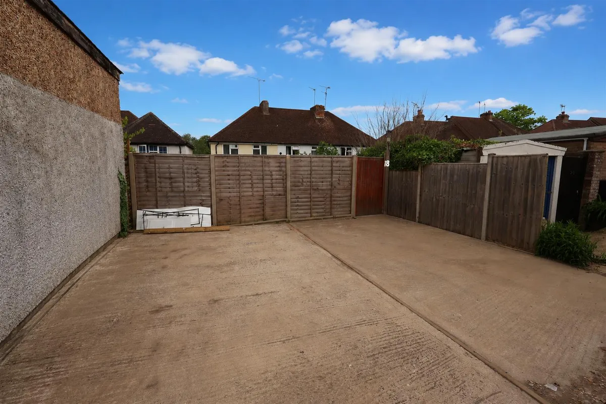 Sunnyhill Road, Boxmoor, Hemel Hempstead, Hertfordshire, HP1 1SZ