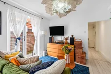 Oaklands Grove, London