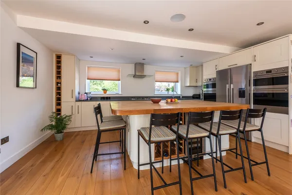 The Coombe, Betchworth, RH3 photo 8