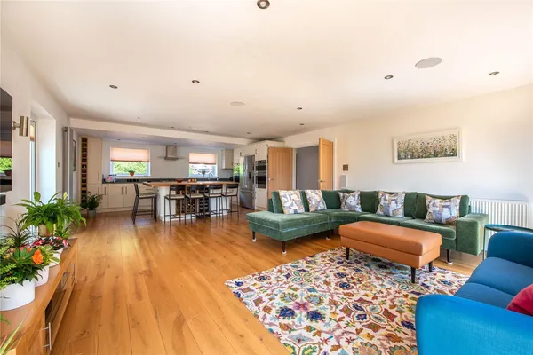 The Coombe, Betchworth, RH3 photo 10