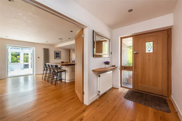 The Coombe, Betchworth, RH3 photo 11