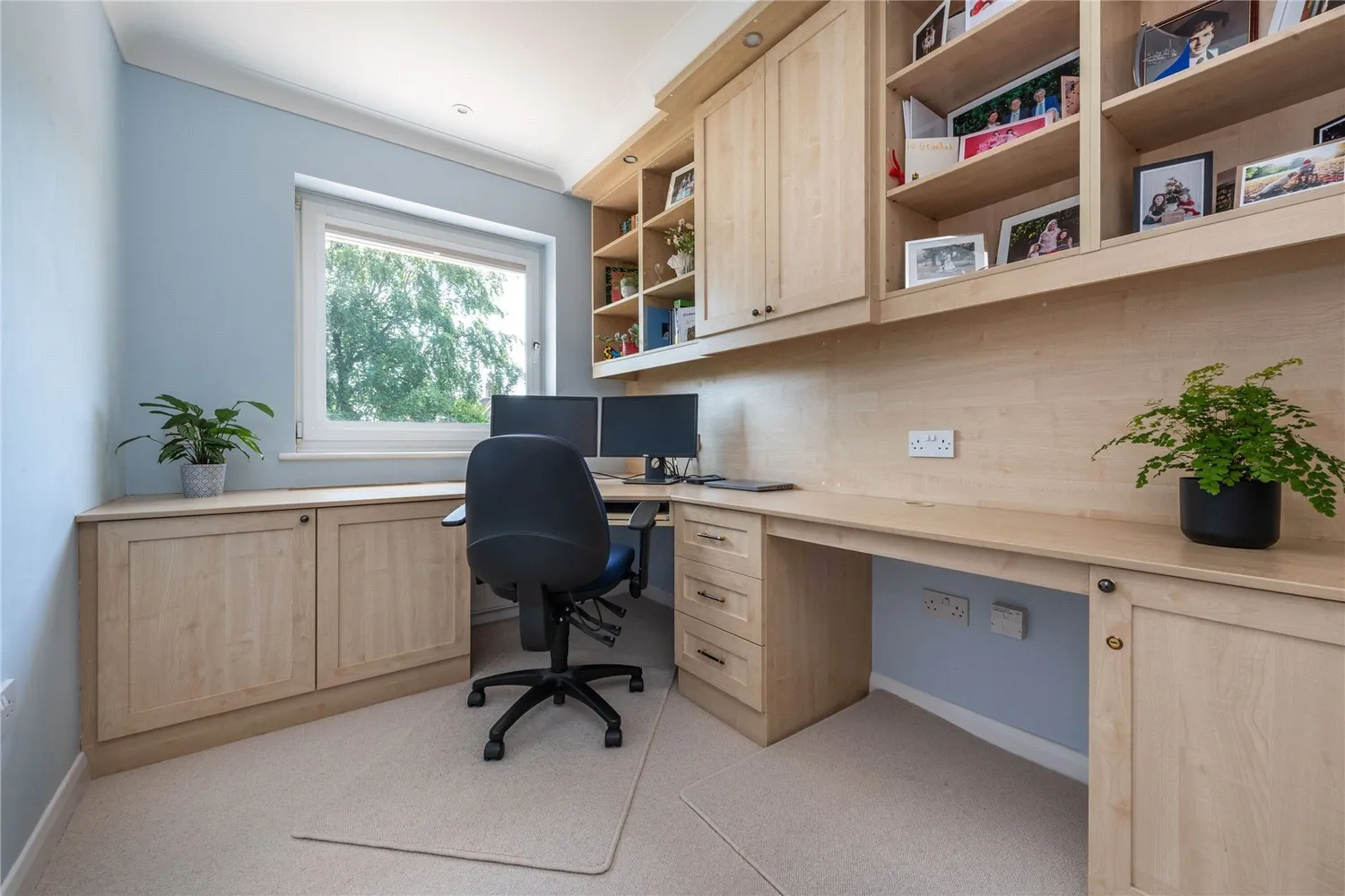 The Coombe, Betchworth, RH3 photo 14