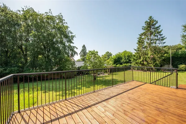 The Coombe, Betchworth, RH3 photo 17