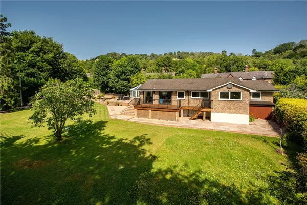 The Coombe, Betchworth, RH3 photo 24