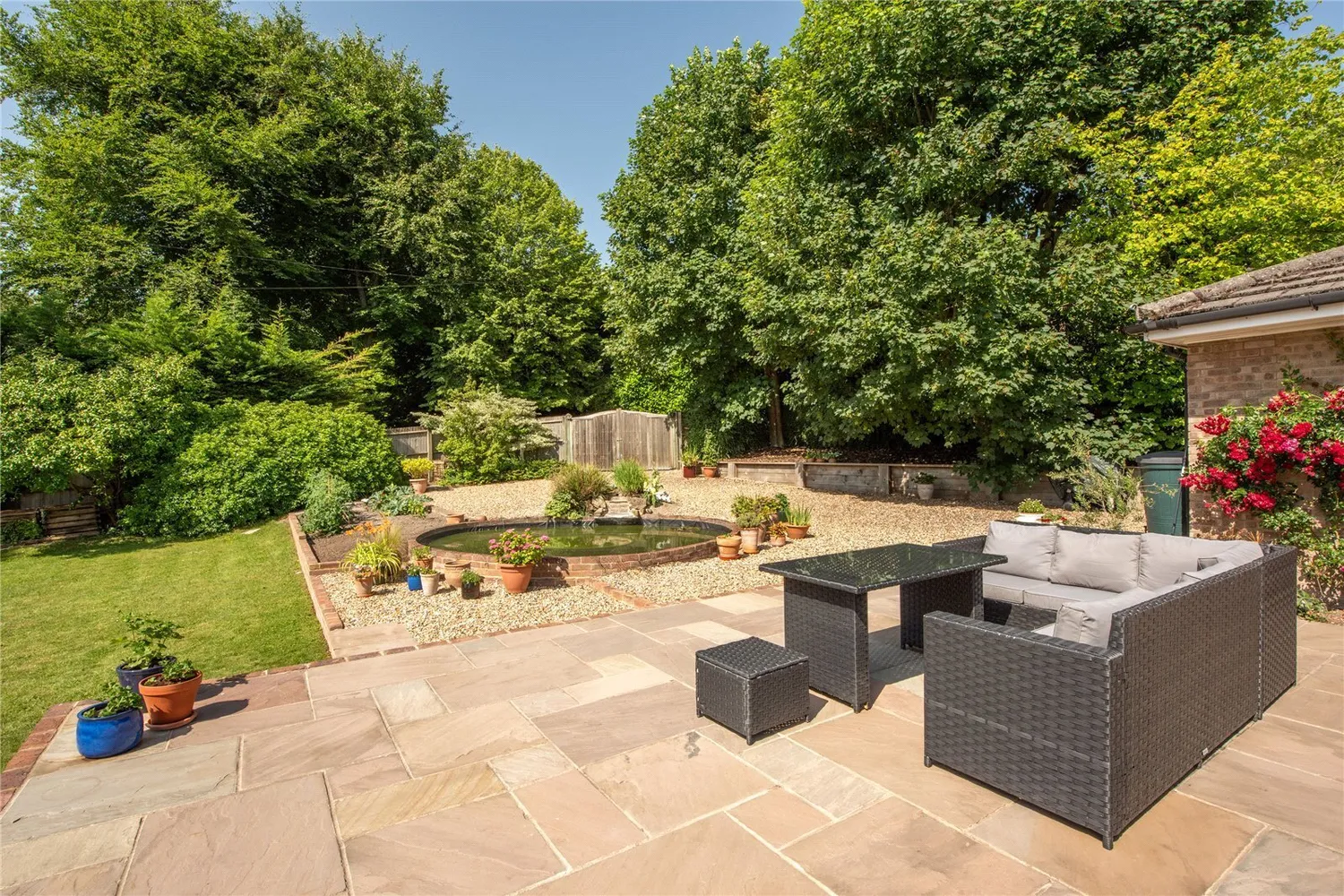 The Coombe, Betchworth, RH3 photo 25