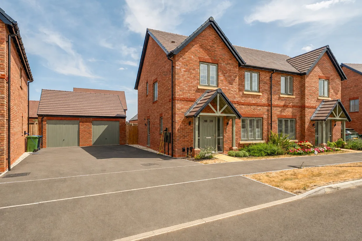 Woodman Close, Stratford-Upon-Avon, CV37 photo 1