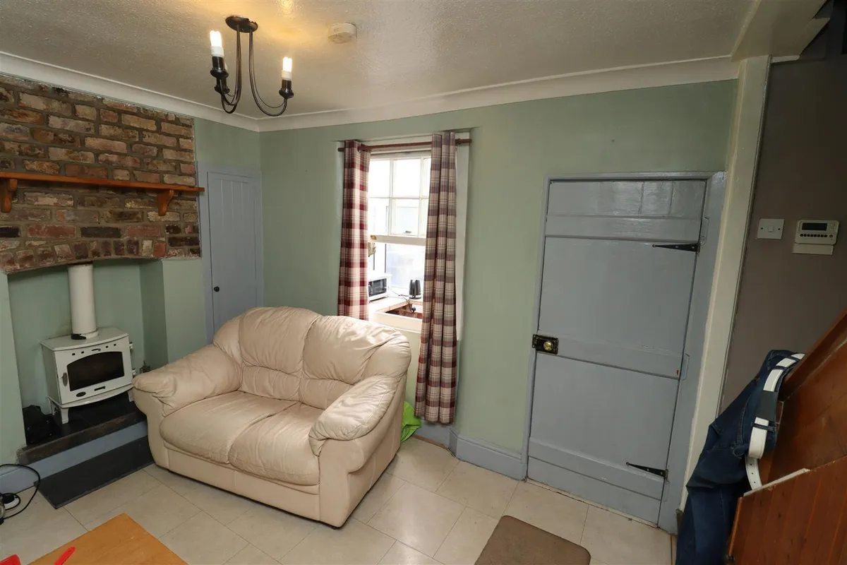 Station Road, Brough