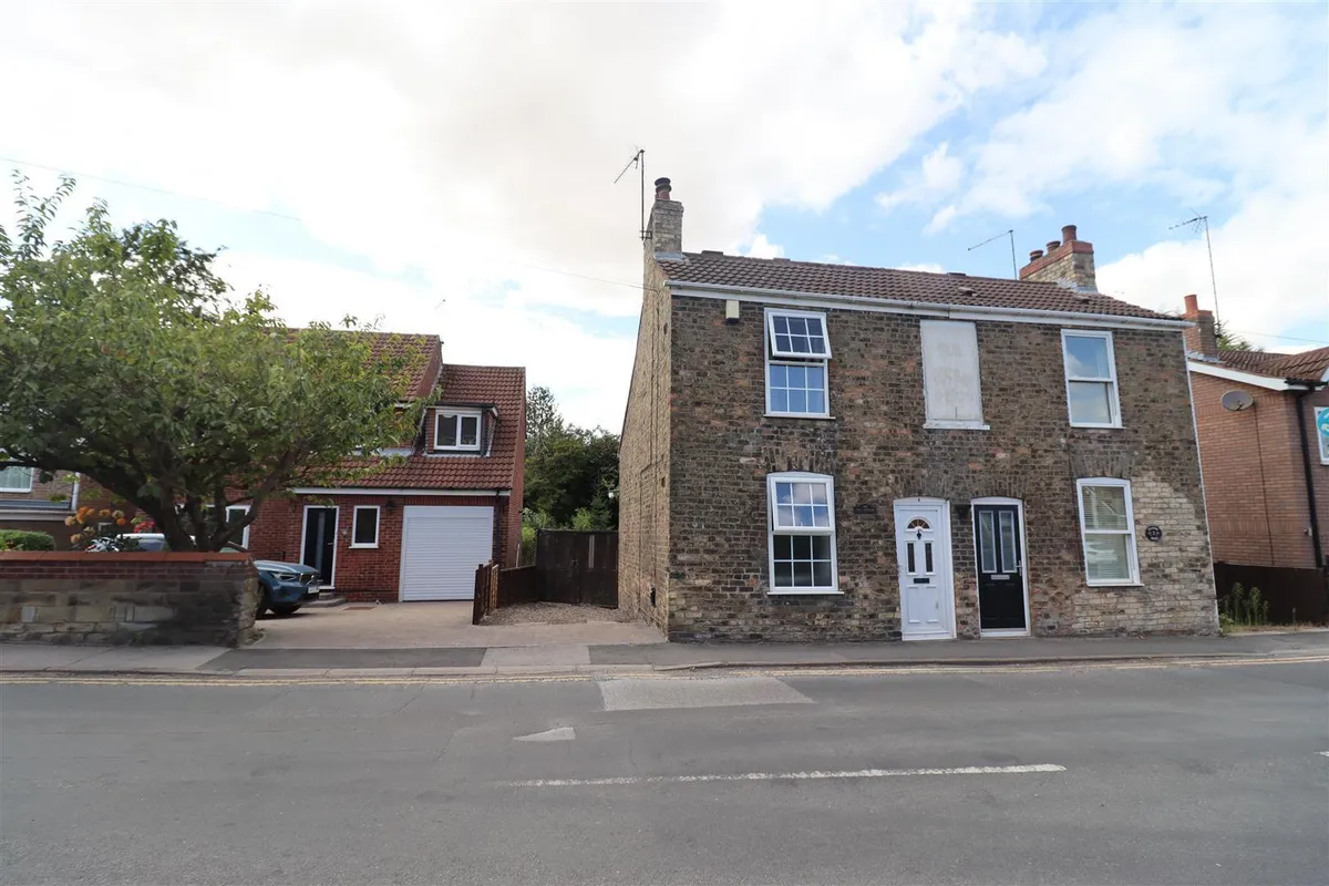 Station Road, Brough