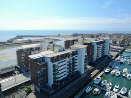 Midway Quay, Eastbourne thumb 3