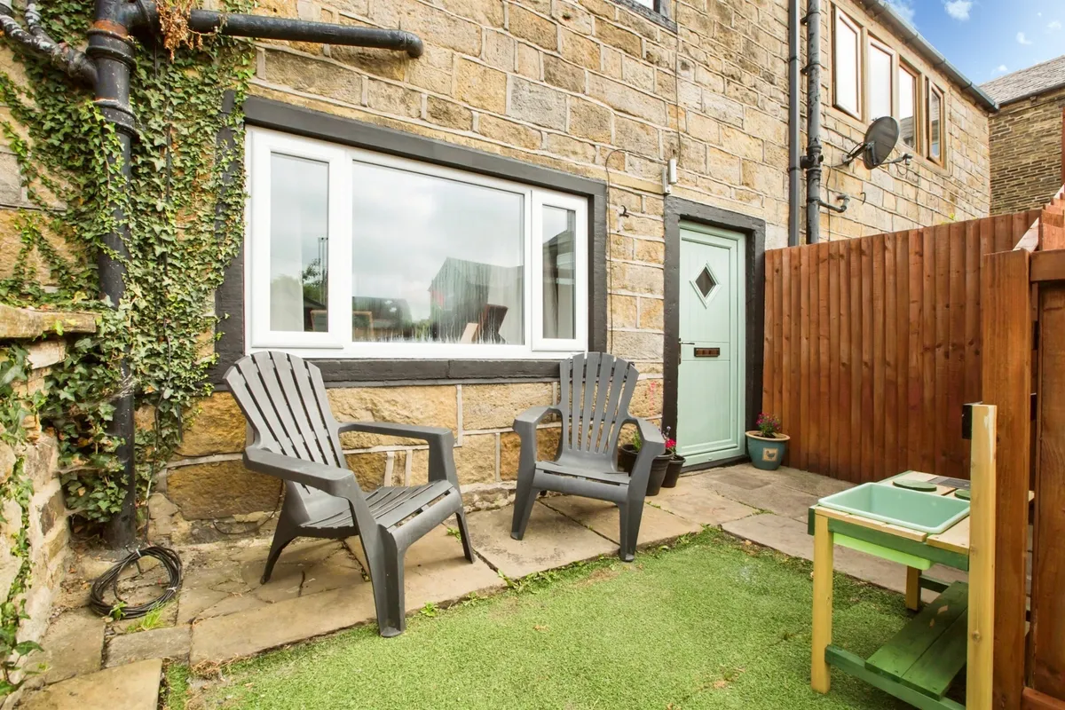 South Cliffe, Holmfield, HALIFAX