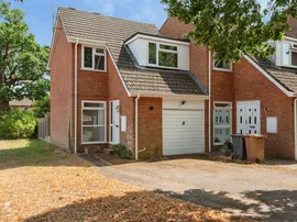 Hampton Close, Stevenage photo