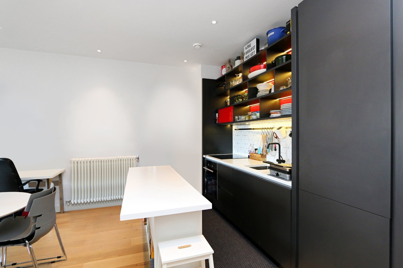 Botanic Square, Canning Town, London, E14 Image 4
