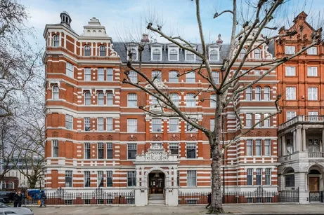 Queen's Gate London SW7