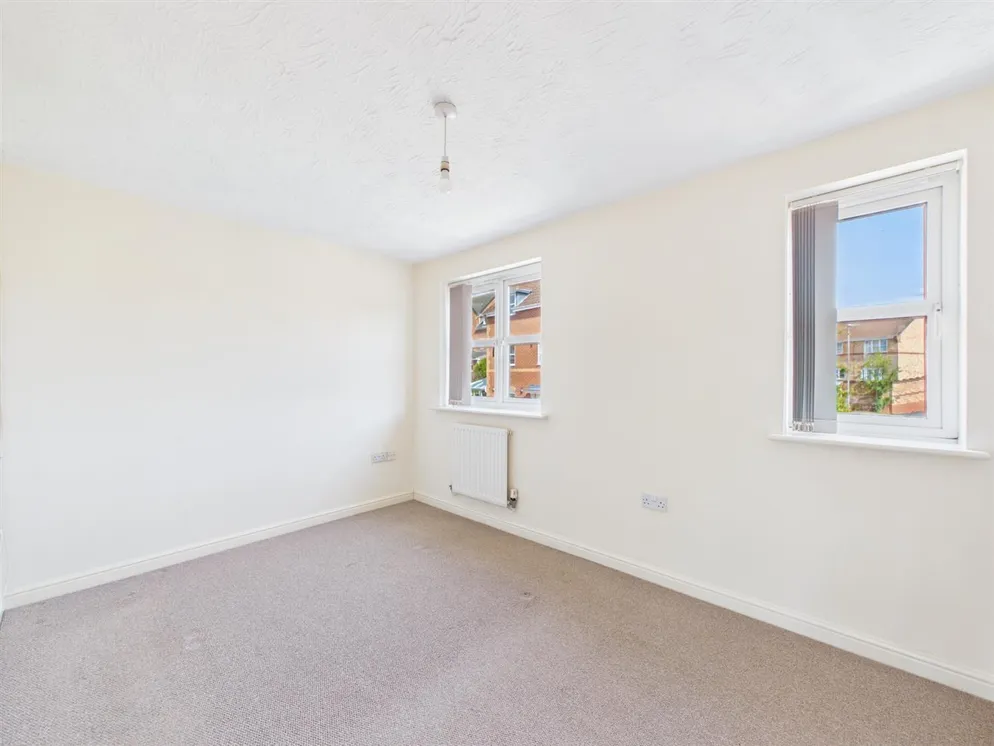 Property carousel item 11
