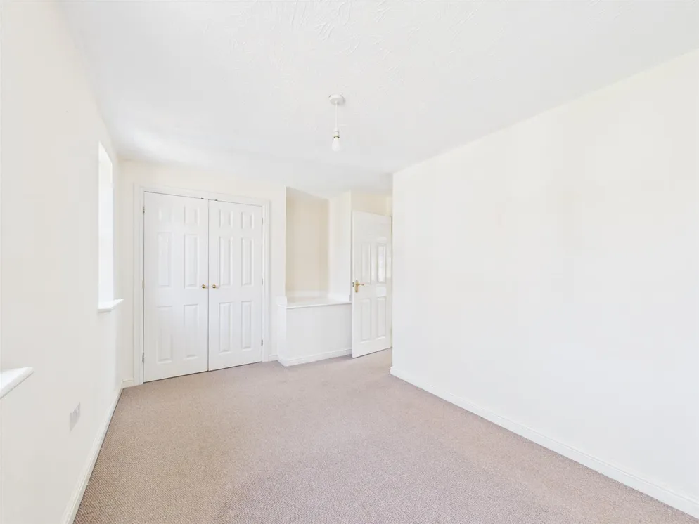 Property carousel item 12