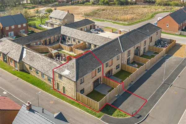 Northdale Court, Raunds, NN9 photo 1