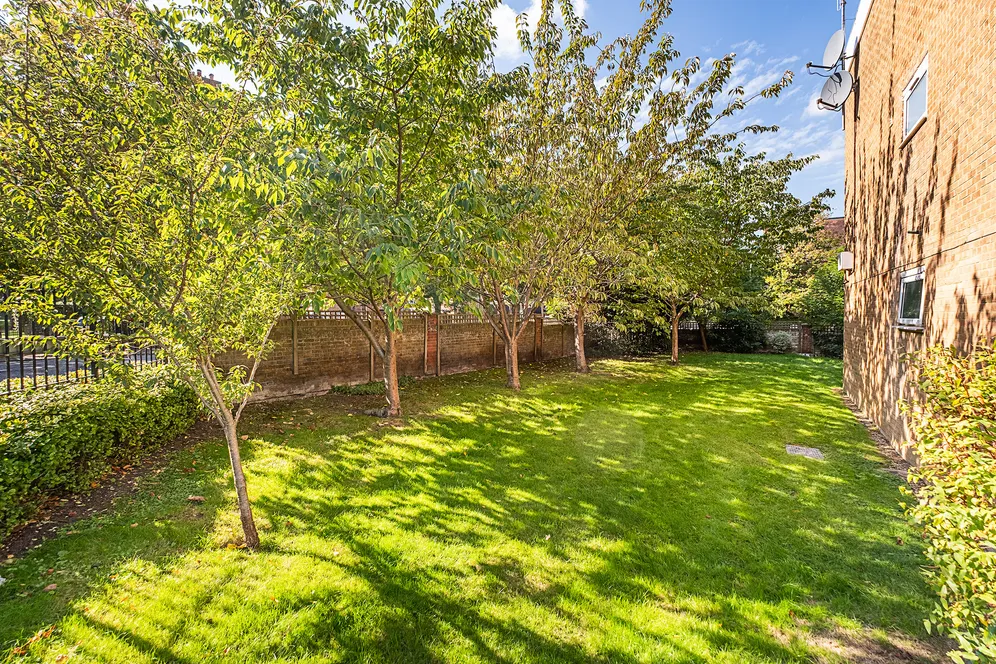 Cherrywood Drive, London, SW15 photo 16