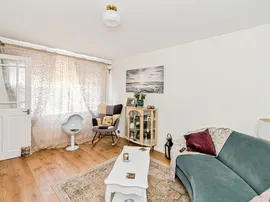 Neville Drive, ROMSEY thumb 2