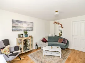Neville Drive, ROMSEY thumb 3