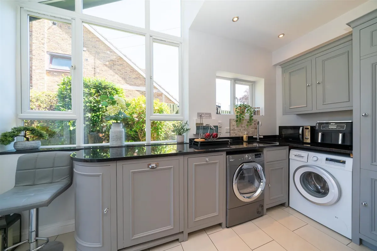 Hillfield Road, Hemel Hempstead, Hertfordshire, HP2 4AB