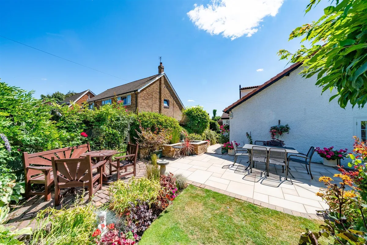 Hillfield Road, Hemel Hempstead, Hertfordshire, HP2 4AB