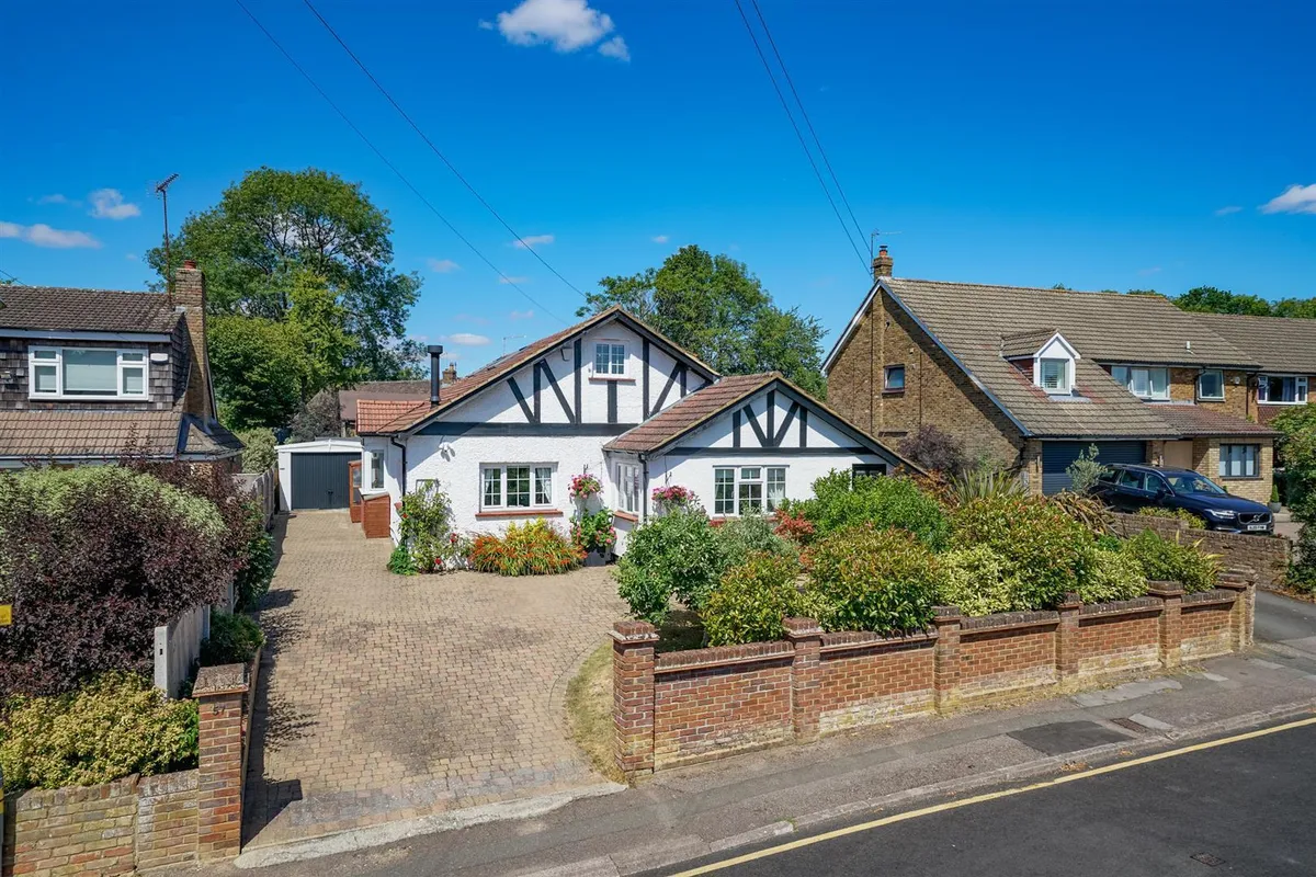 Hillfield Road, Hemel Hempstead, Hertfordshire, HP2 4AB