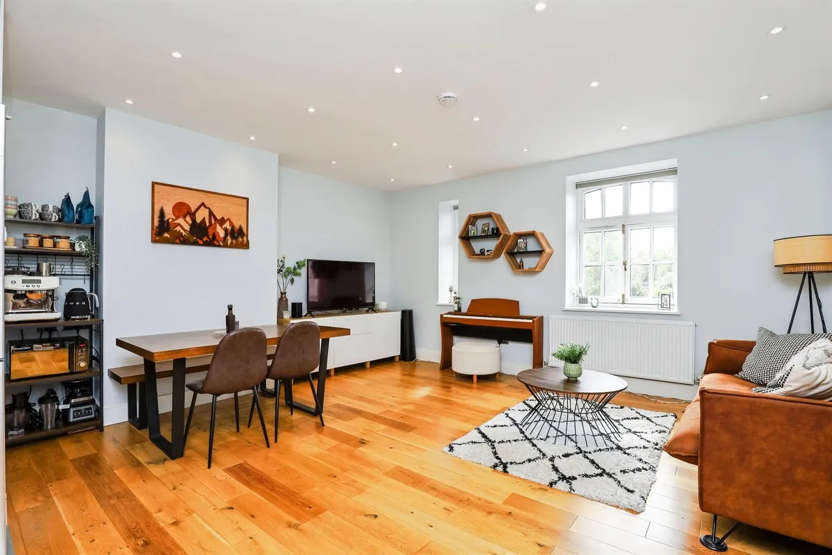 Syresham Gardens, Haywards Heath